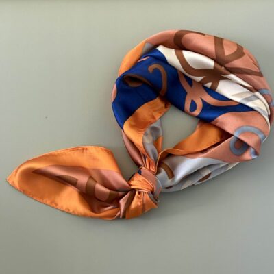 Pilar scarve