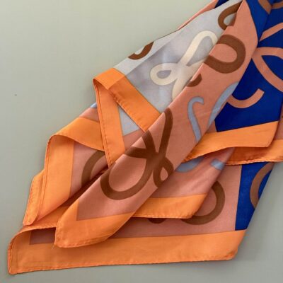 Pilar scarve